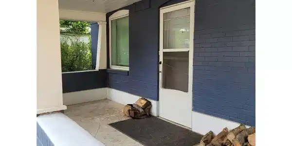 Image 3: Entry to home Image 3: Entry to home