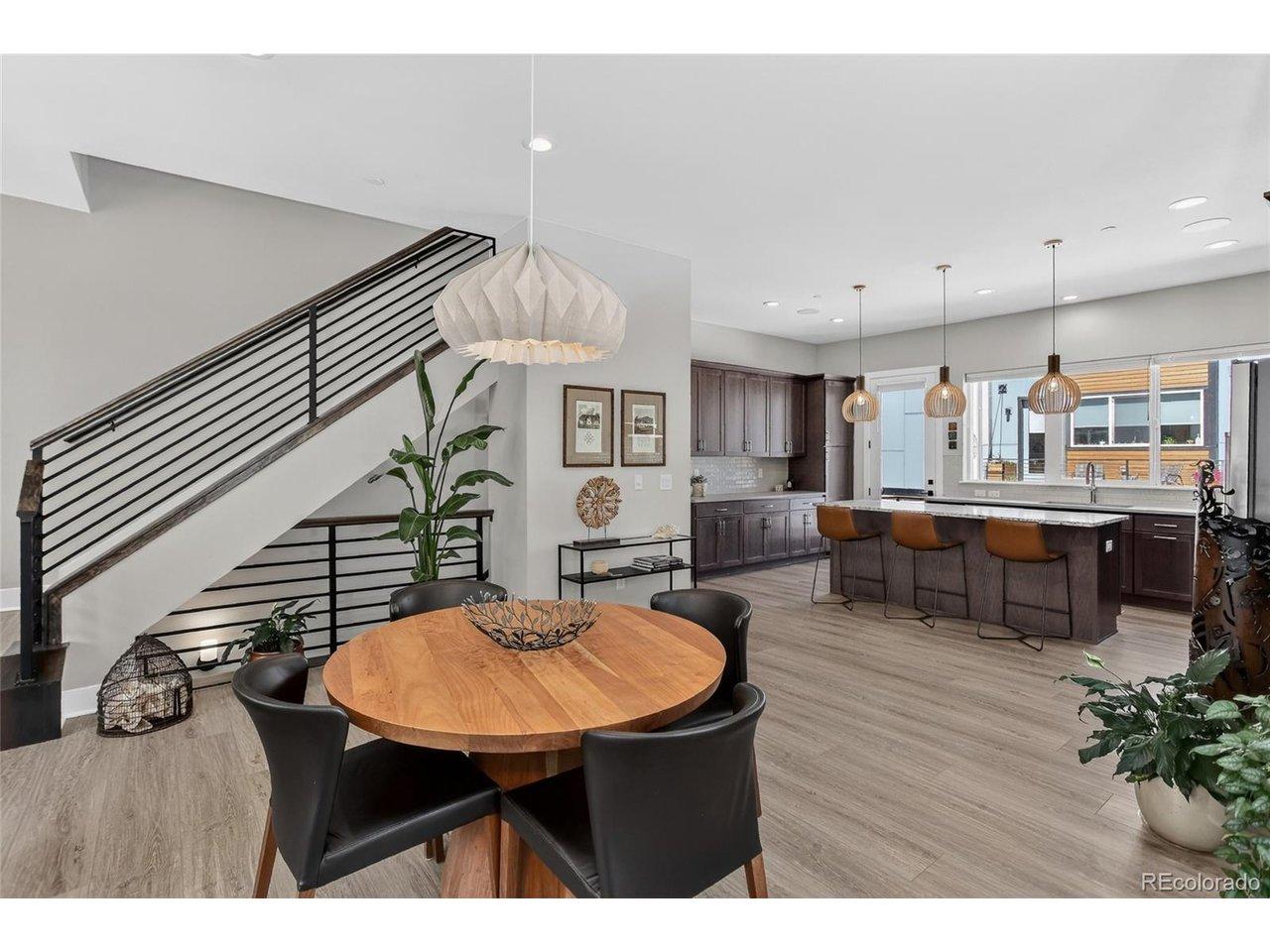 Image 3: Dining Room with upgraded light fixture Image 3: Dining Room with upgraded light fixture