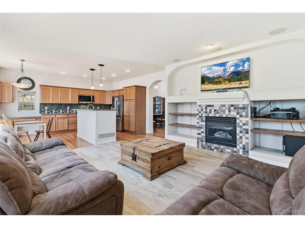 Image 2: Open floor plan great for entertaining Image 2: Open floor plan great for entertaining
