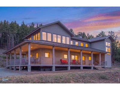 942 Spruce Dr