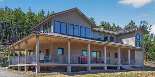Image 2: Gorgeous Mountain Location Nestled on 11.3 acres
