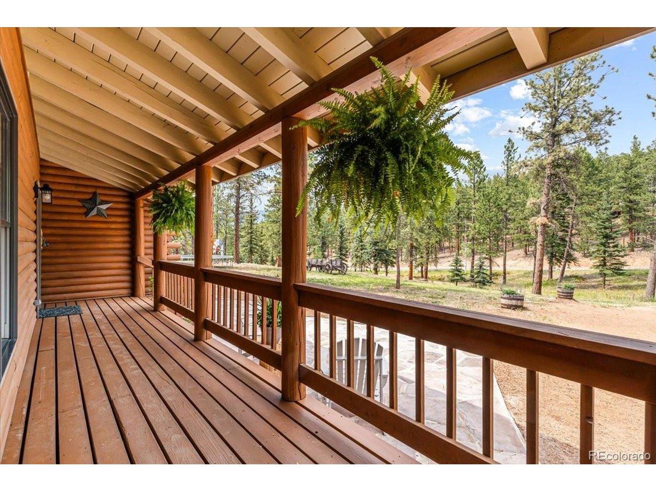 Image 3: Covered porch