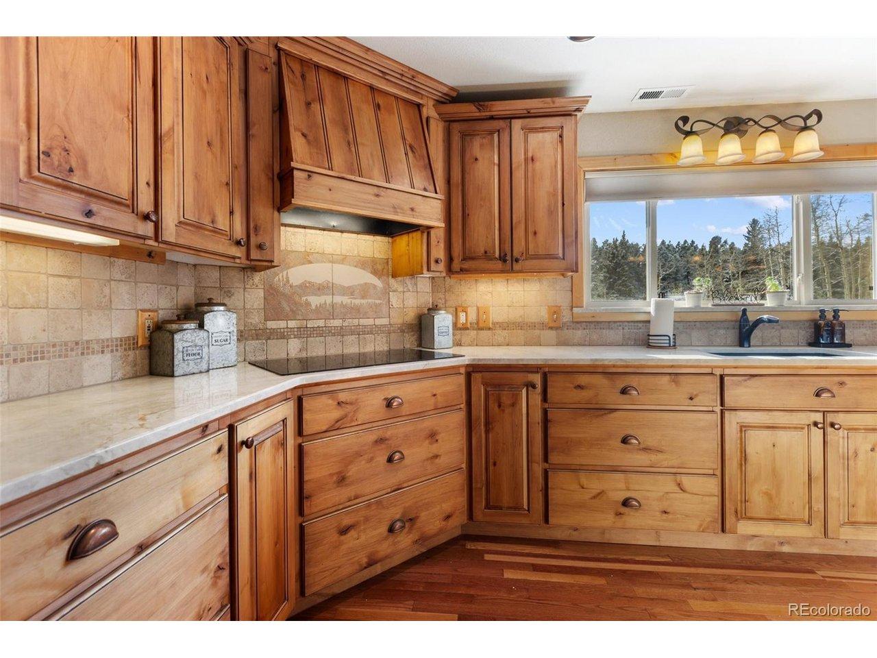 Image 3: Kitchen Image 3: Kitchen
