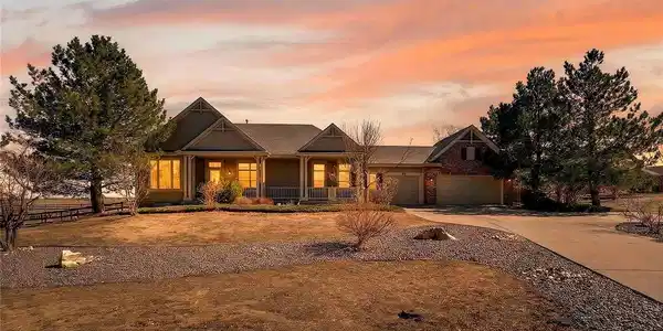 580 Columbine Dr