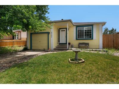 4555 Hollyridge