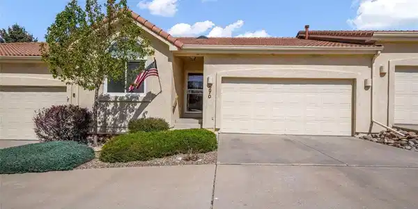 270 Luxury Ln
