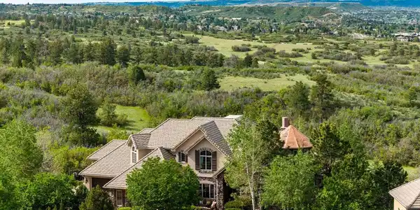 Image 2: Nestled in an upscale residential area of Castle Rock w/ quick access to downtown amenities, Interstate 25, shopping, dining, parks, & trails while maintaining privacy & scenic mountain views.