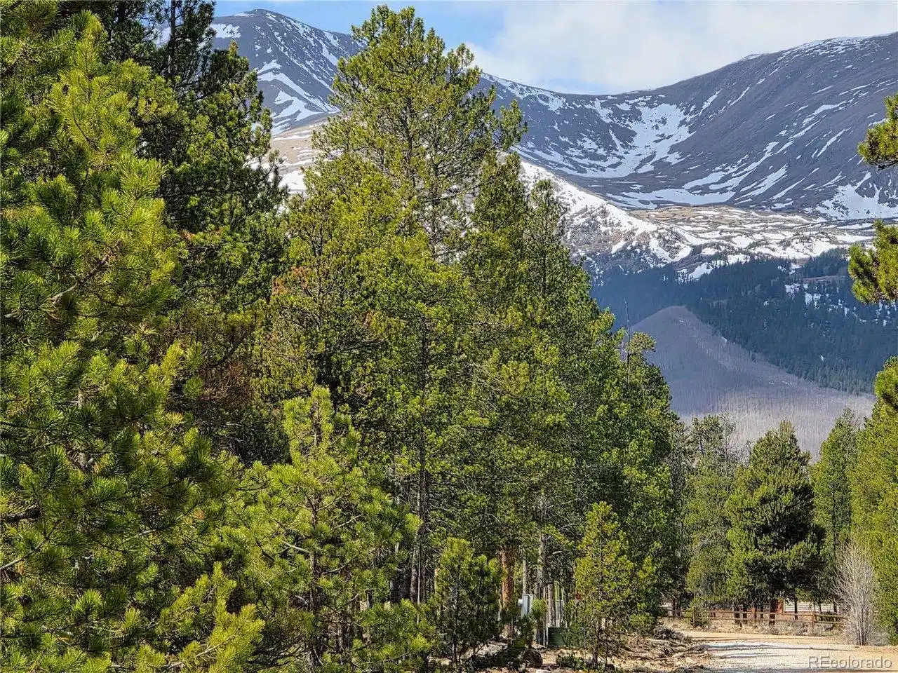 Image 1: Amazing Mountain Property