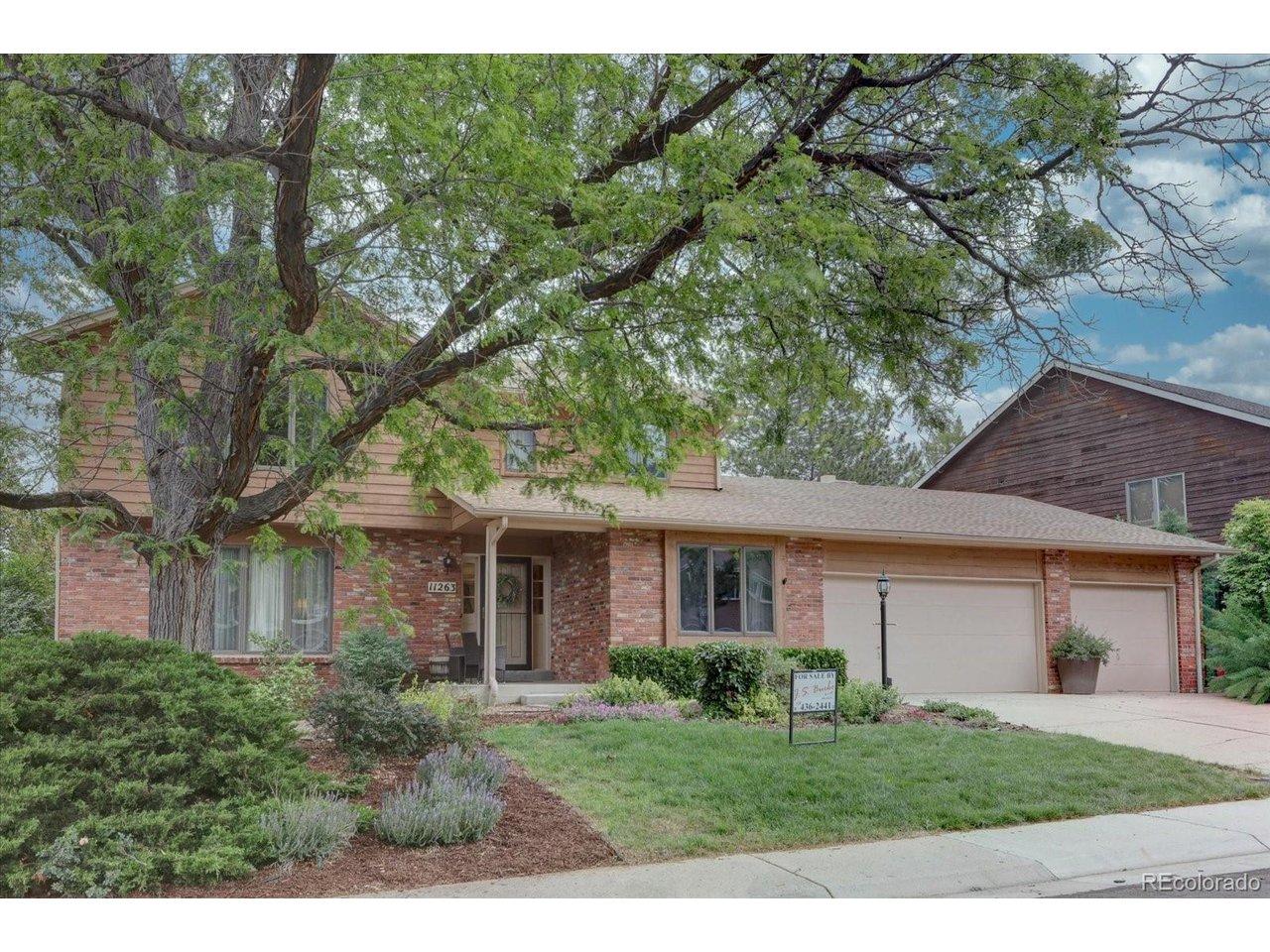 Image 3: 3,500 sq ft... lot's of living!