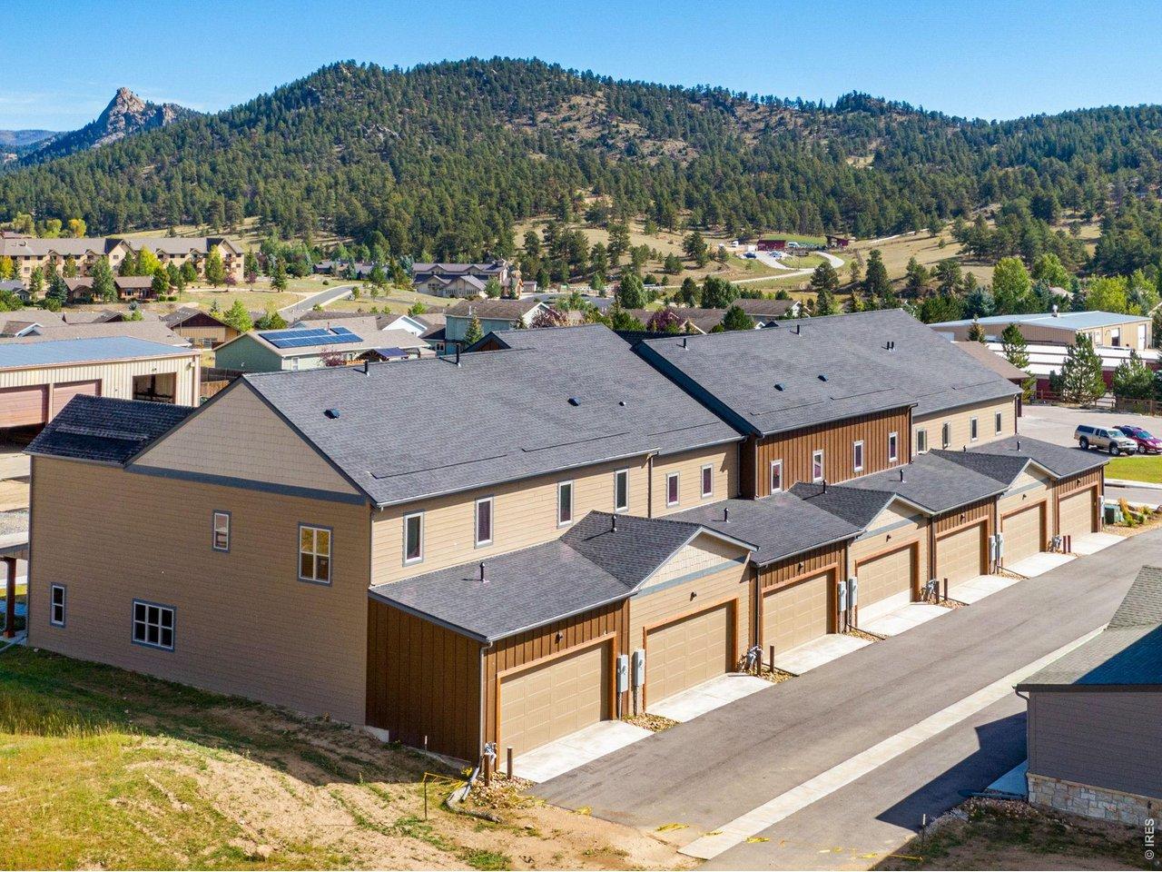 Image 3: Spacious 2 car garage- finished and heated Image 3: Spacious 2 car garage- finished and heated