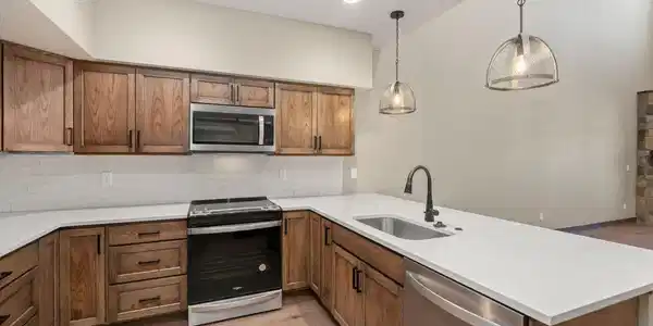 Image 4: Spacious kitchen with plenty of storage Image 4: Spacious kitchen with plenty of storage