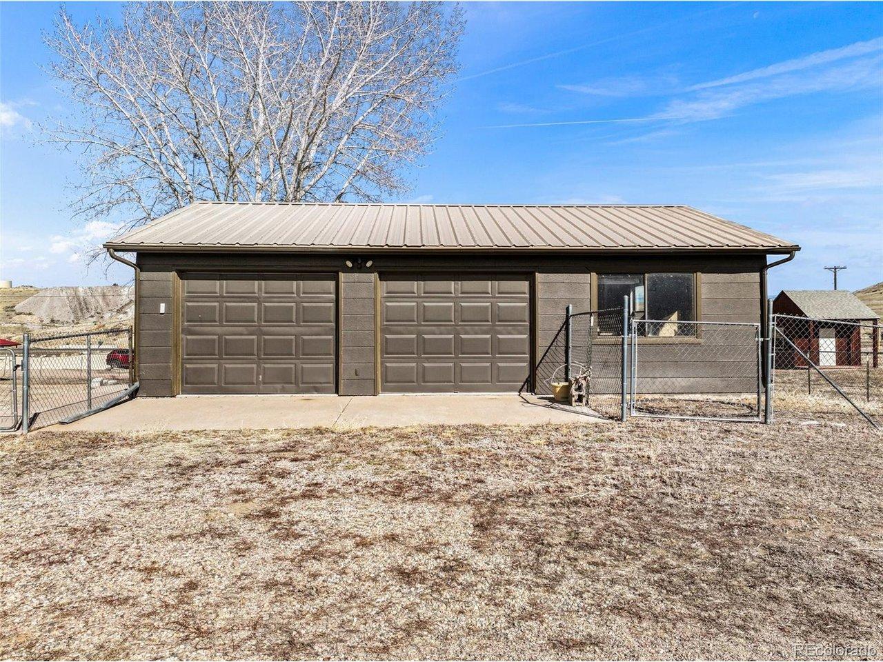 Image 2: Detached 2 car garage Image 2: Detached 2 car garage