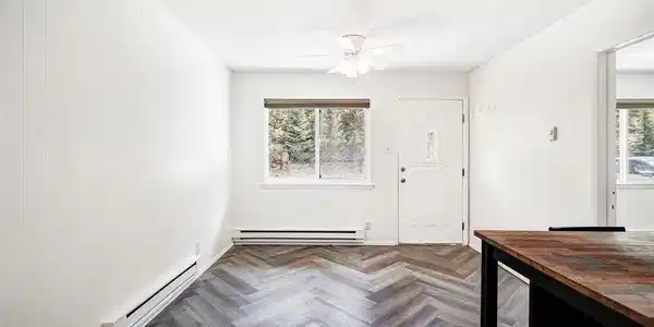 Image 4: Living room Image 4: Living room