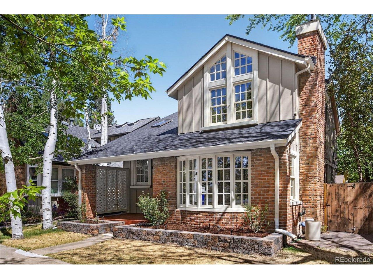 Image 4: Updated 3 bedroom, 3 bath, loft home with incredible location.