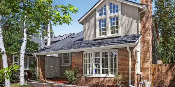 Image 4: Updated 3 bedroom, 3 bath, loft home with incredible location.