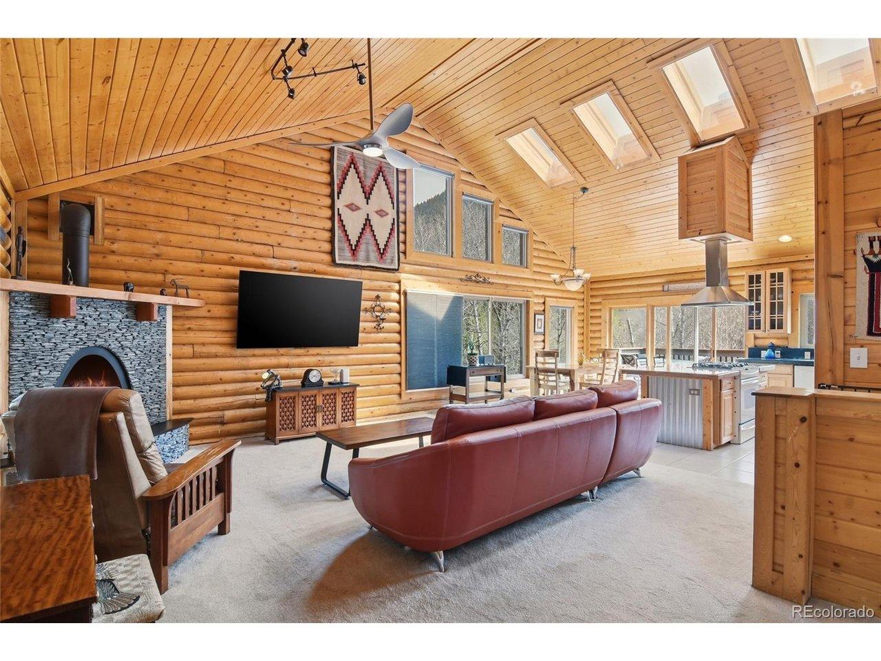 Image 3: Open living area Image 3: Open living area