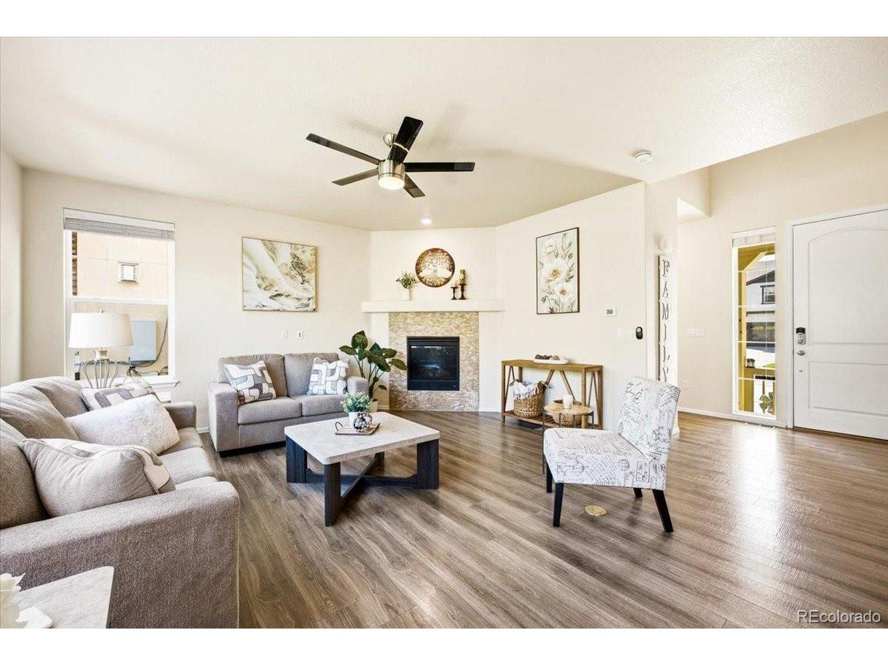 Image 2: Gas fireplace. Image 2: Gas fireplace.