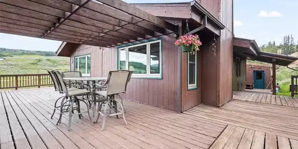 Image 2: Deck Image 2: Deck