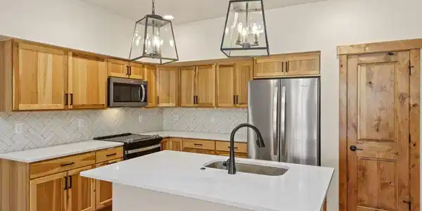Image 4: Quartz countertops throughout Image 4: Quartz countertops throughout