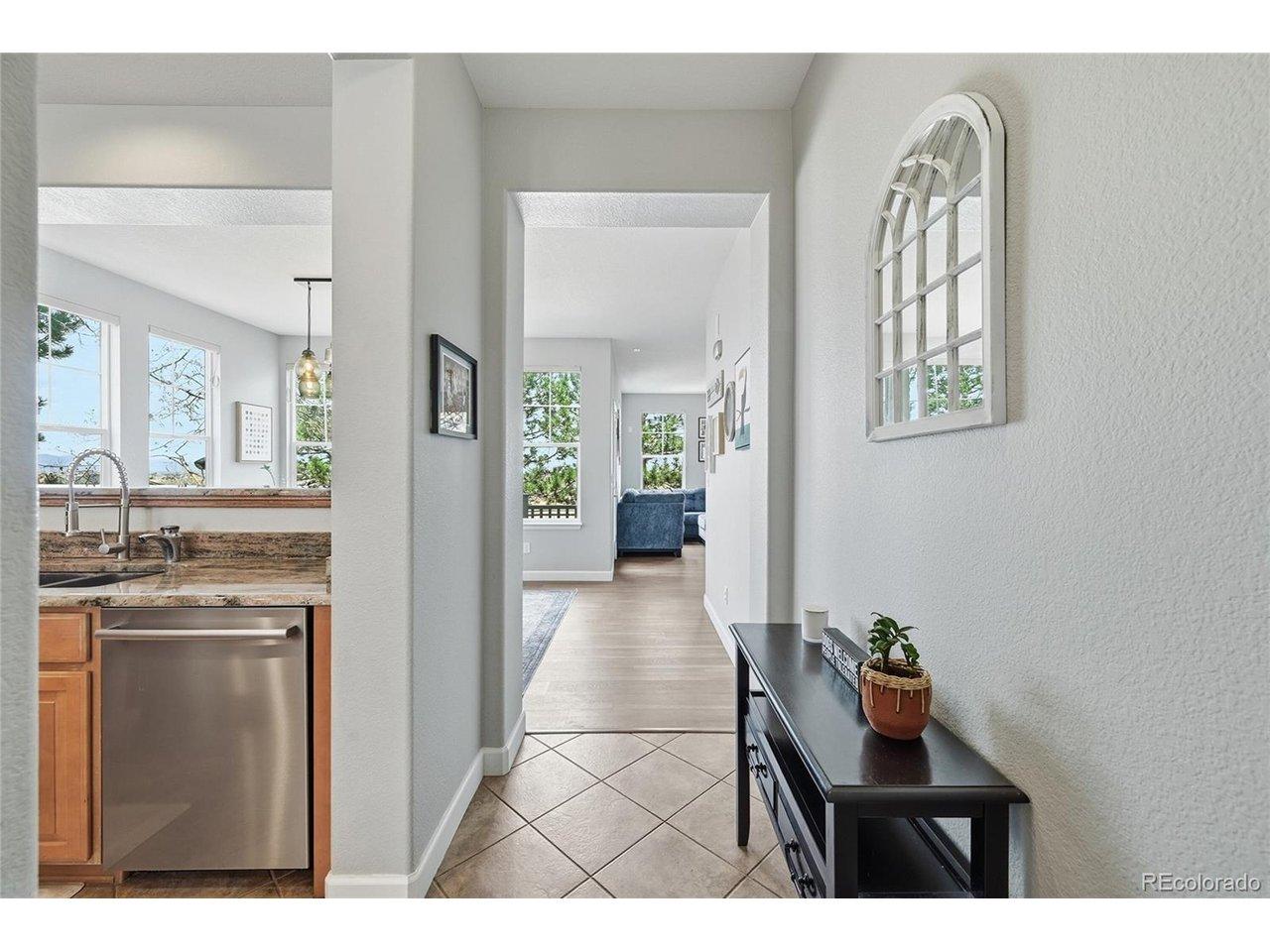 Image 4: Entry way Image 4: Entry way