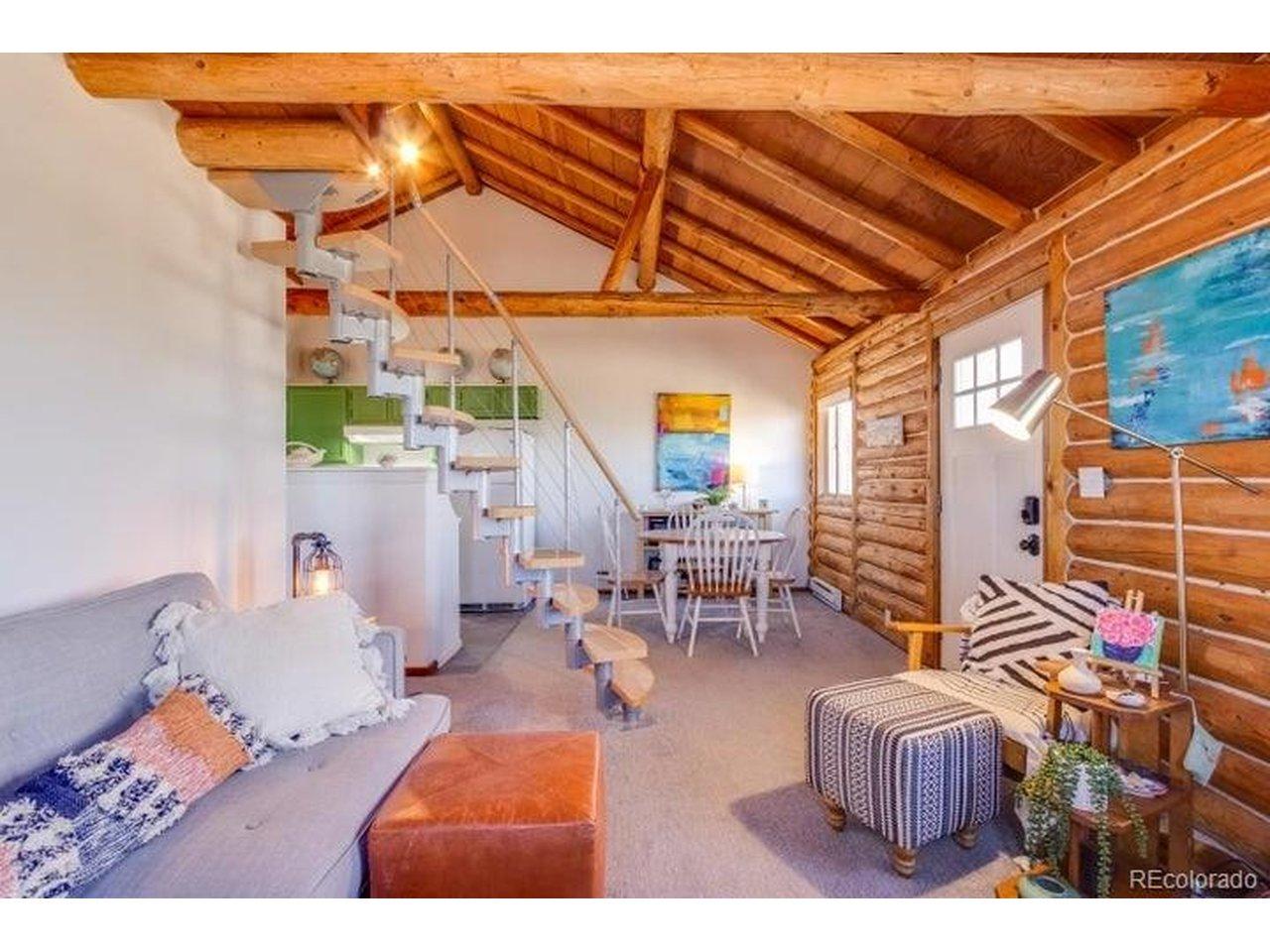 Image 2: Bright & Airy Open Floor Plan