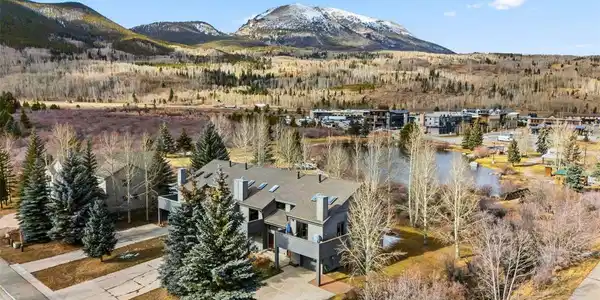 120 Hawn Dr