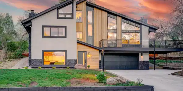 1048 Westview