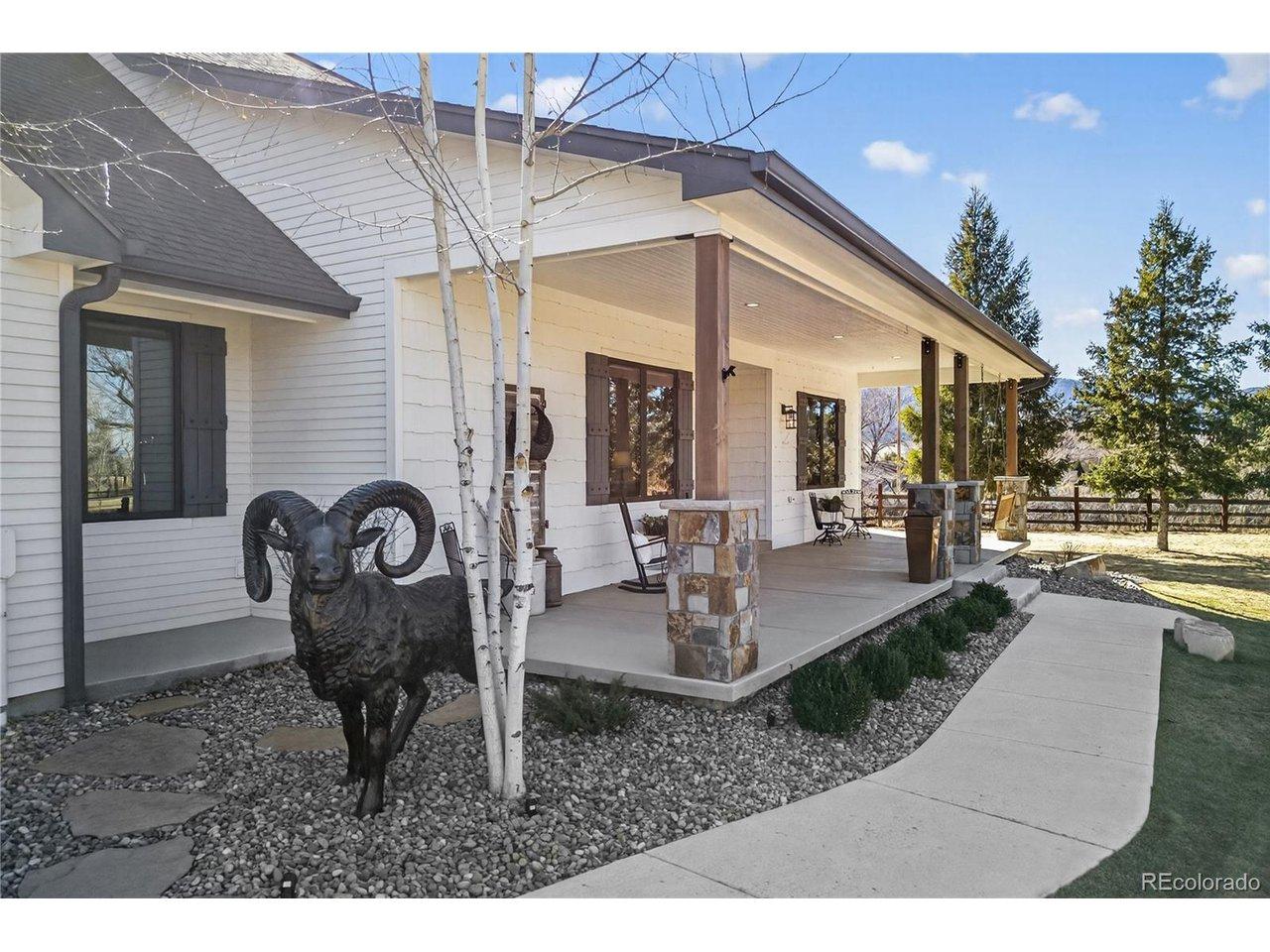 Image 3: Charming front porch!