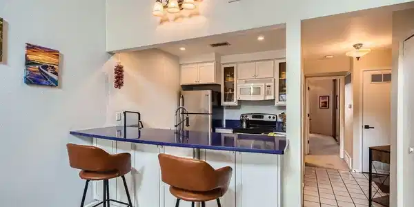 Image 4: Kitchen view 1