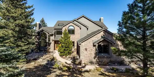 580 Sunrise Dr