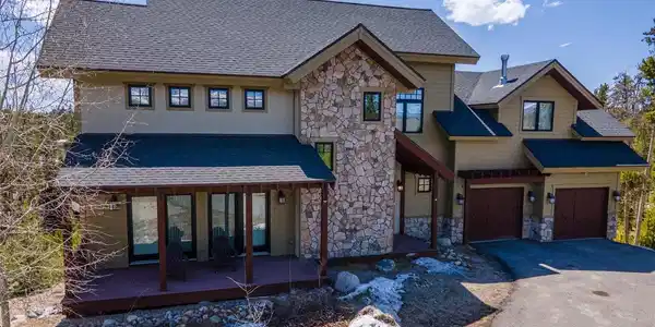 Image 3: Year round home with a solid rental history Image 3: Year round home with a solid rental history