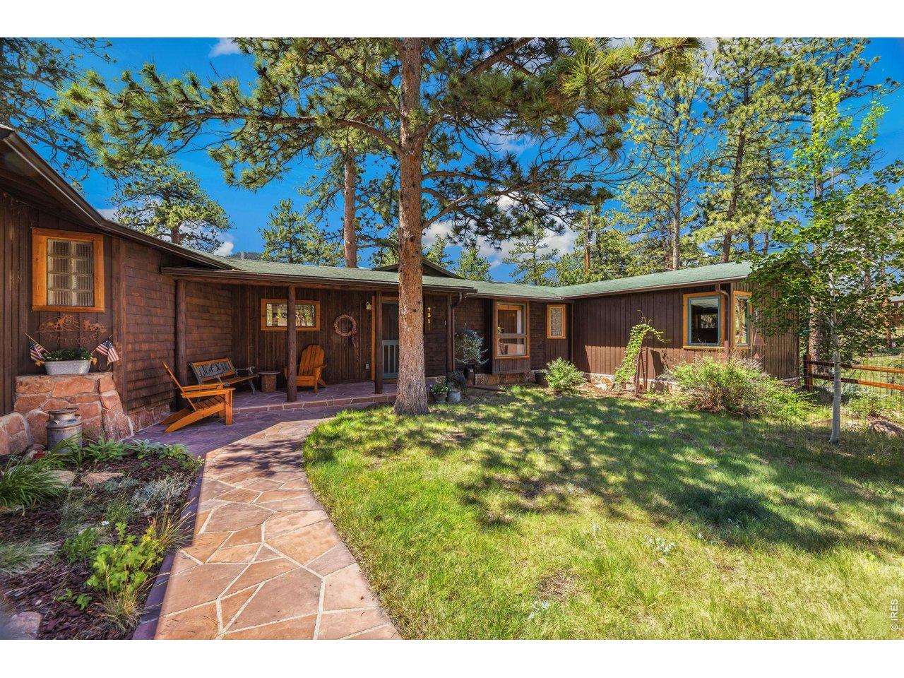 Image 2: This gorgous High Drive home is dream Image 2: This gorgous High Drive home is dream