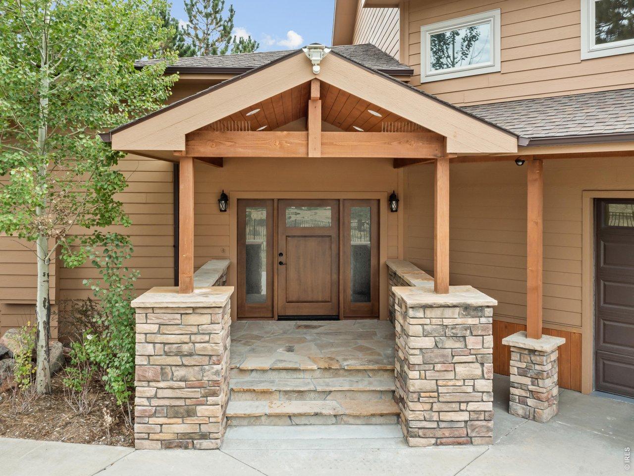 Image 3: Welcoming stone entrance Image 3: Welcoming stone entrance