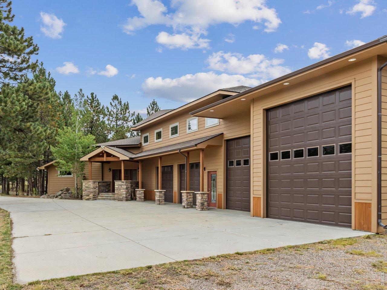 Image 4: Garage that fits 8 cars plus Class A RV Garage Image 4: Garage that fits 8 cars plus Class A RV Garage