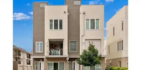 Image 3: Low maintenance Cherry Creek townhome withattached 2 car garage and rooftop deck! Image 3: Low maintenance Cherry Creek townhome withattached 2 car garage and rooftop deck!