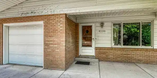Image 4: Front door Image 4: Front door