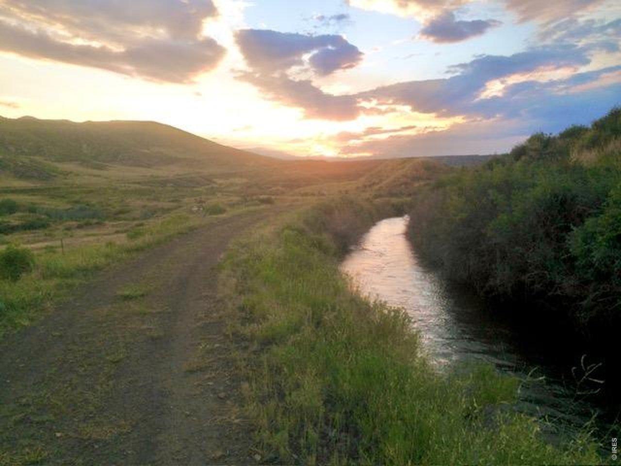 Image 4: Buckeye ditch on the north side of the property. Enjoy the sunsets over the water. Image 4: Buckeye ditch on the north side of the property. Enjoy the sunsets over the water.