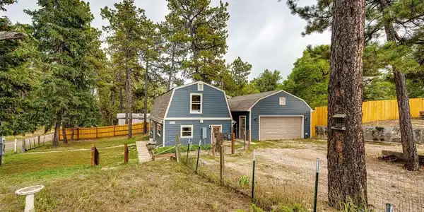 9273 Curtis Rd