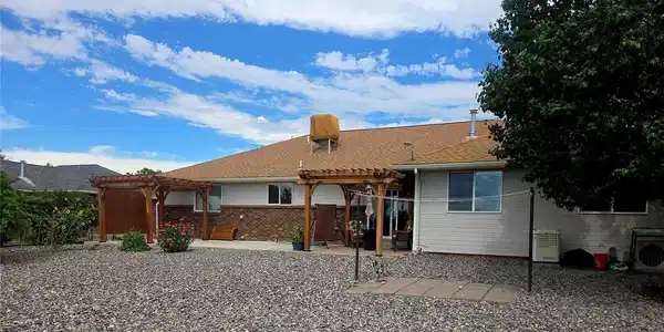 Image 3: Back Yard