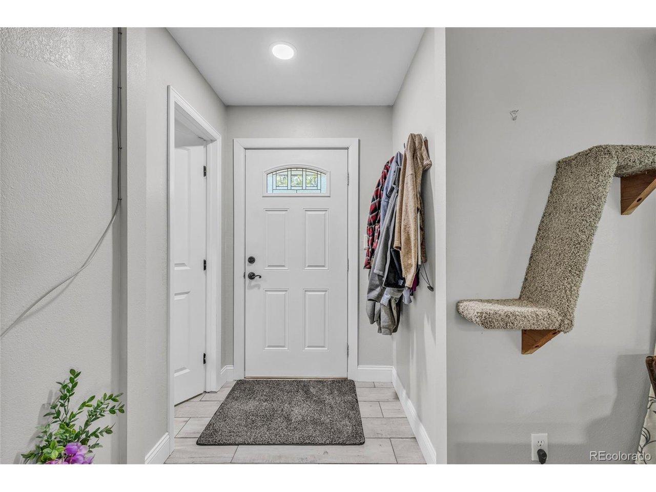Image 3: Front entry Image 3: Front entry