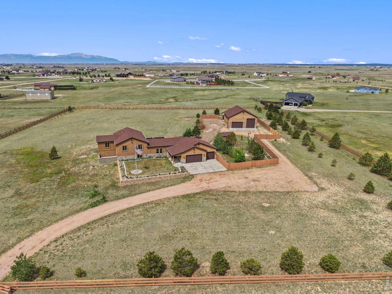 Image 2: Perimeter fenced property with interior privacy fencing Image 2: Perimeter fenced property with interior privacy fencing