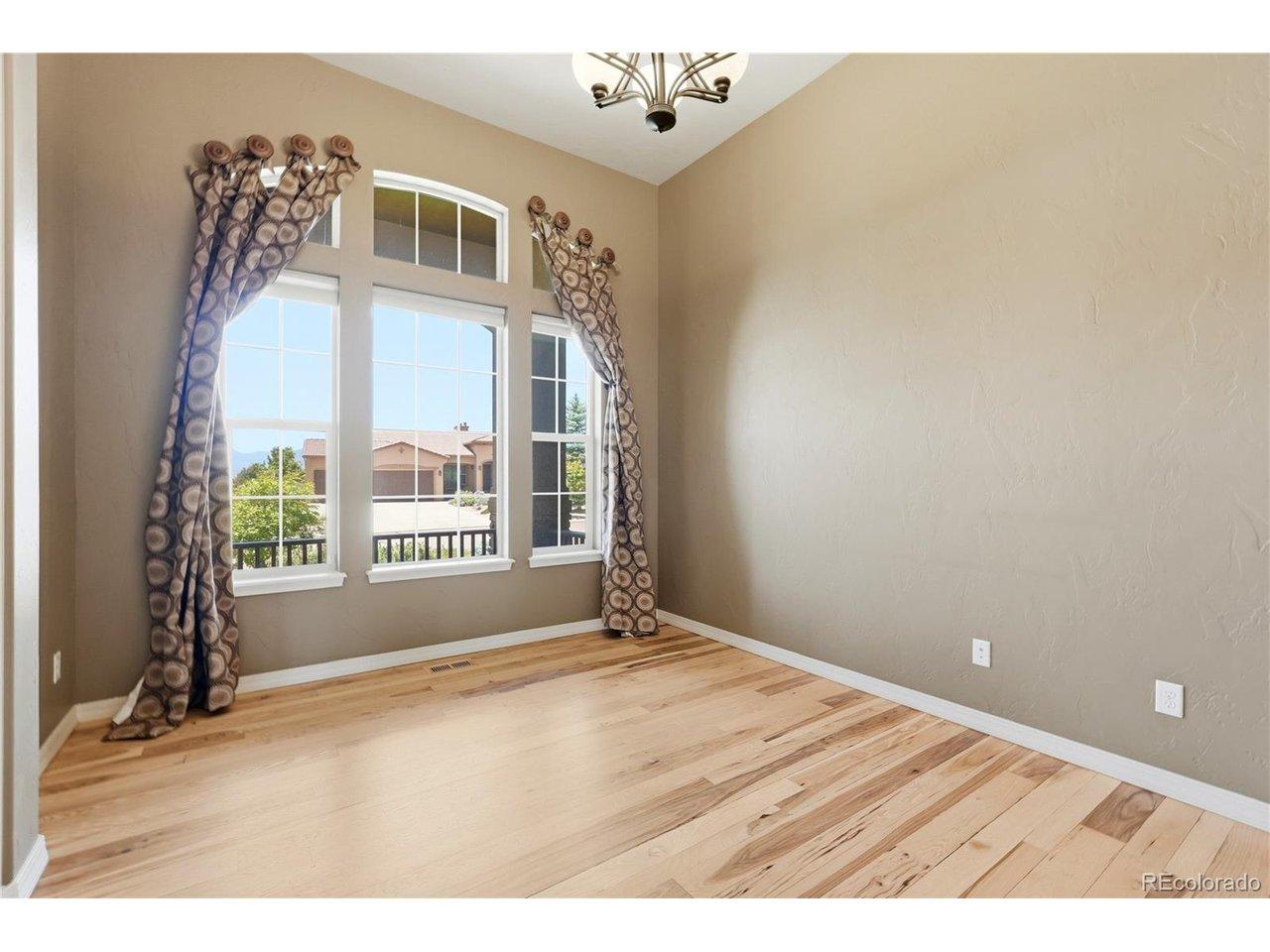Image 4: Dining Room Image 4: Dining Room