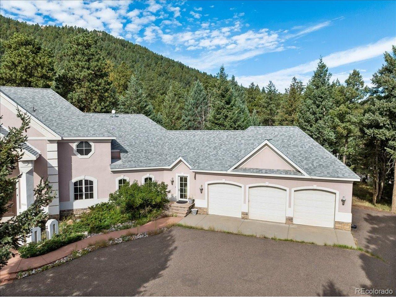 Image 4: 3-car overside garage Image 4: 3-car overside garage