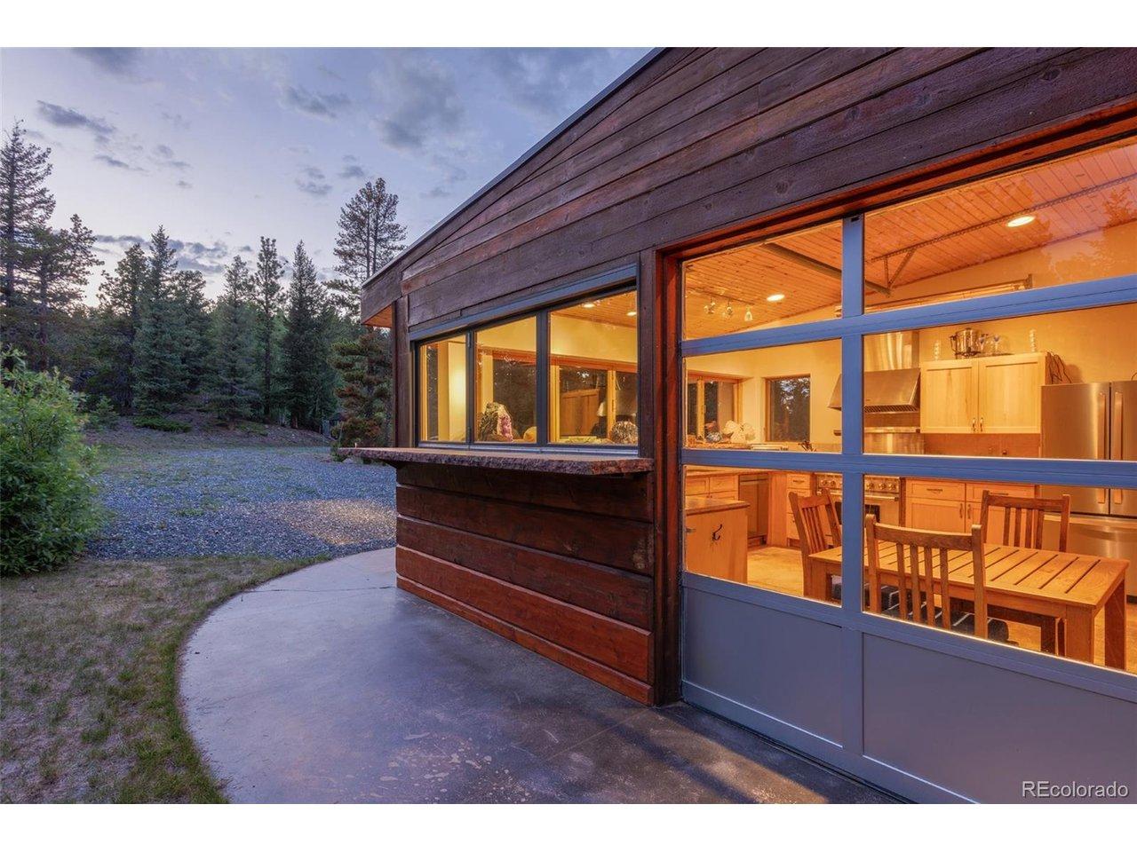 Image 2: Large Kitchen Space so you don't run out of room