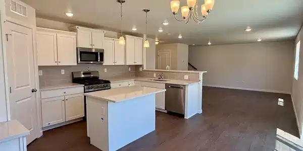 Image 3: Kitchen Image 3: Kitchen