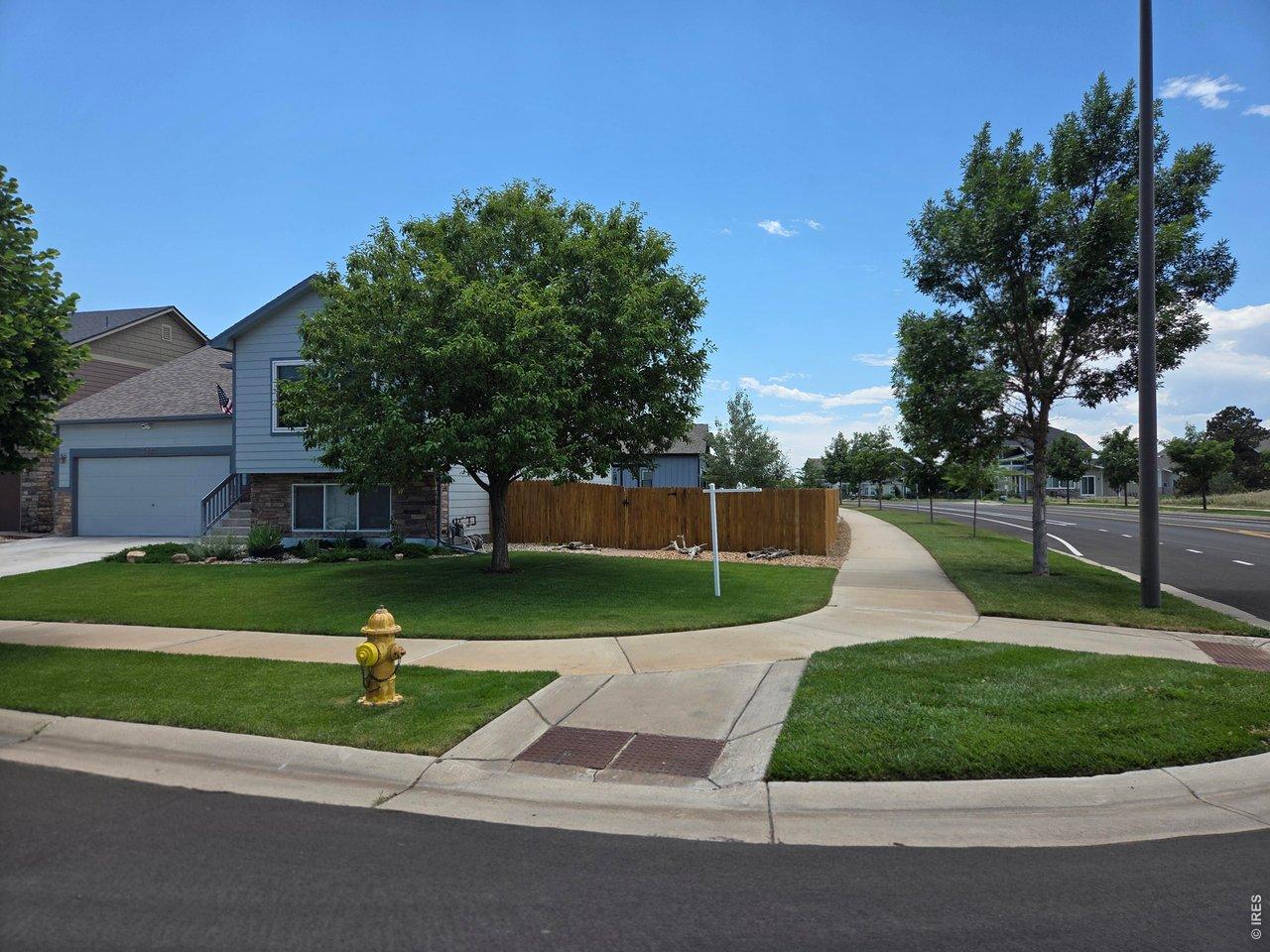 Image 4: Large corner lot Image 4: Large corner lot
