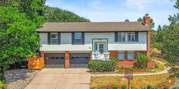 224 Hill Ct