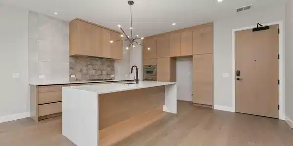 Image 3: Beautiful waterfall style marbled quartz kitchen island