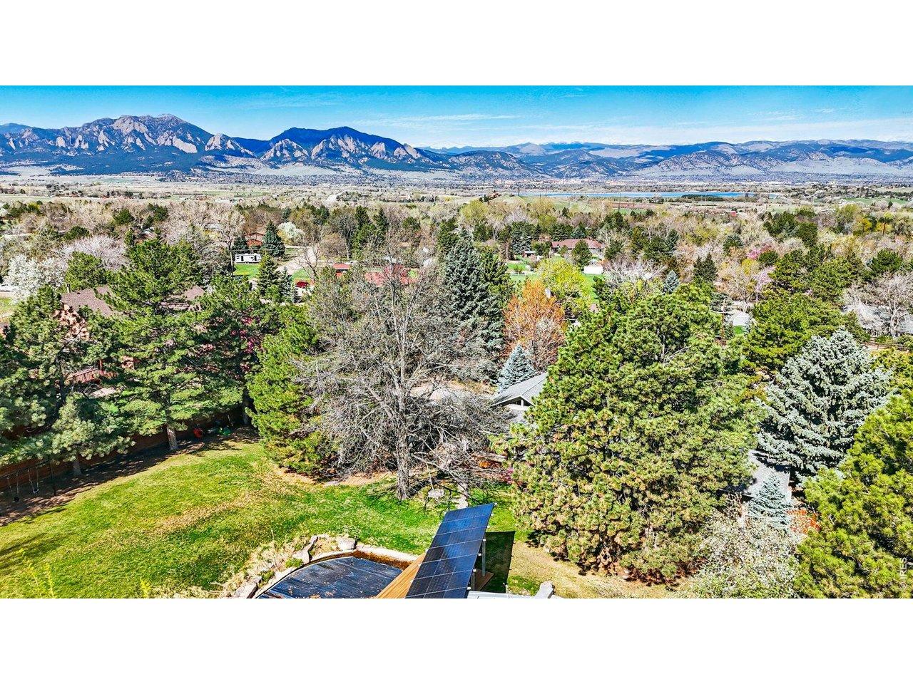 Image 2: 1.25 private acres at the top of the road