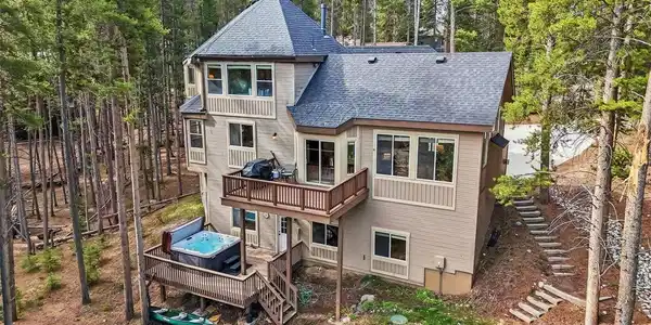 56 Burntwood Ln